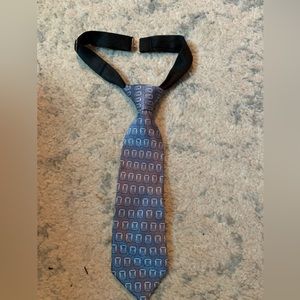 Little boys tie